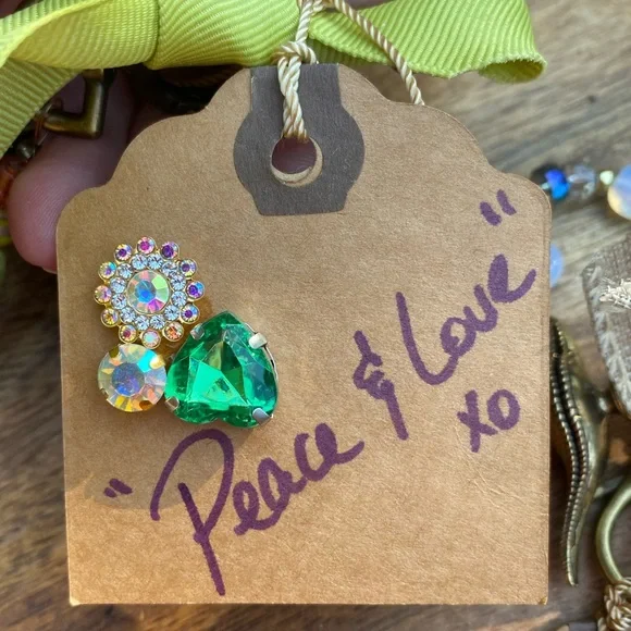 🌸”Peace & Love” Bag Charm / Car Charm - Picture 6 of 7